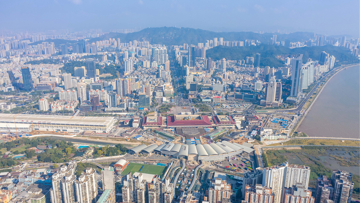 背靠祖國支持，發(fā)揮澳門所長——回歸20年澳門與內(nèi)地共享發(fā)展機遇
