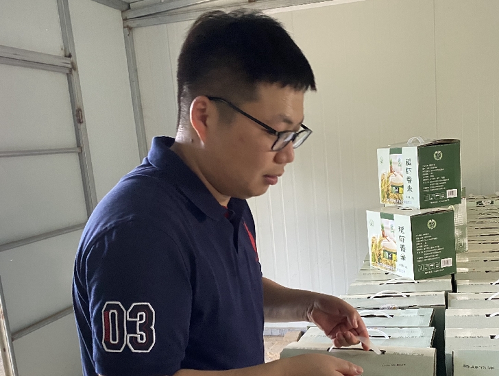 “娃娃書(shū)記” 戚允升
