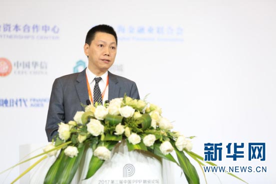龍元建設(shè)集團副董事長、總裁賴朝暉發(fā)表主旨演講