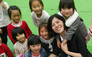“我可以叫你媽媽嗎？”——一位基層女代表和她的希望小學