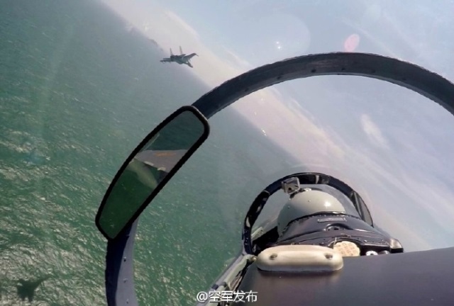 中國空軍多型主戰(zhàn)飛機赴南海戰(zhàn)斗巡航。
