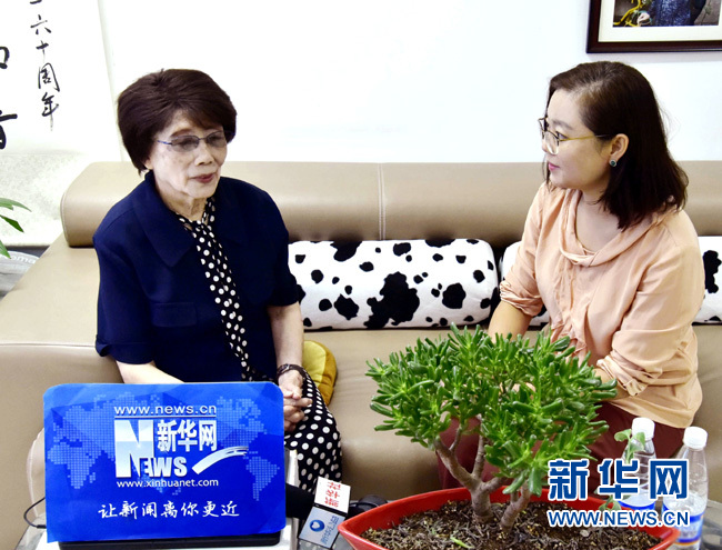 電波永不消逝，隨著時代發(fā)展傳播可能會有多種形式，年輕播音員要不忘初心，在如今優(yōu)越條件下更應(yīng)砥礪自己。