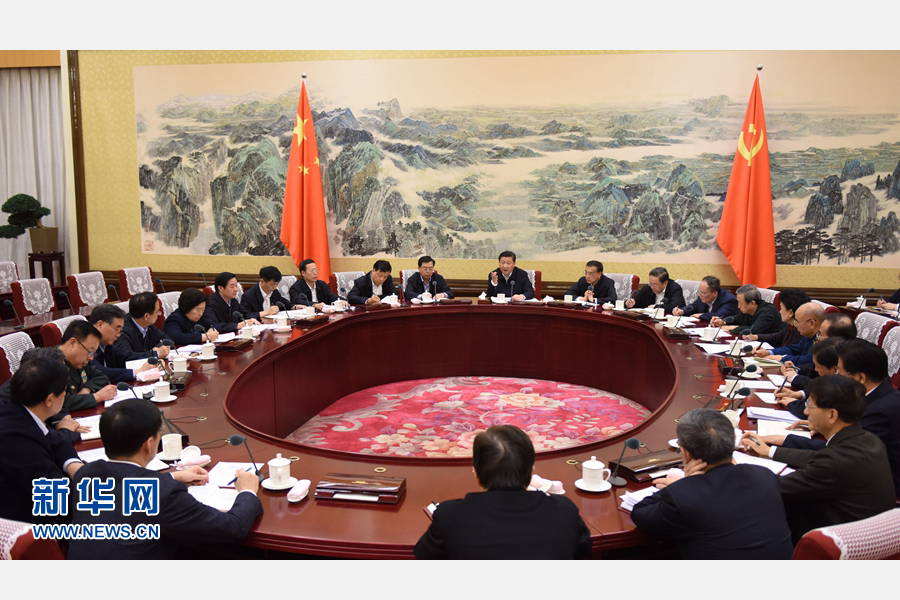 12月28日至29日，中共中央政治局召開(kāi)專(zhuān)題民主生活會(huì)，對(duì)照檢查踐行“三嚴(yán)三實(shí)”情況，討論研究加強(qiáng)黨風(fēng)廉政建設(shè)措施。中共中央總書(shū)記習(xí)近平主持會(huì)議并發(fā)表重要講話(huà)。新華社記者 李學(xué)仁 攝 