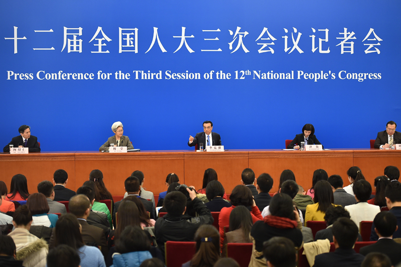 3月15日，國務(wù)院總理李克強在北京人民大會堂與中外記者見面，并回答記者提問。新華社記者 李然 攝