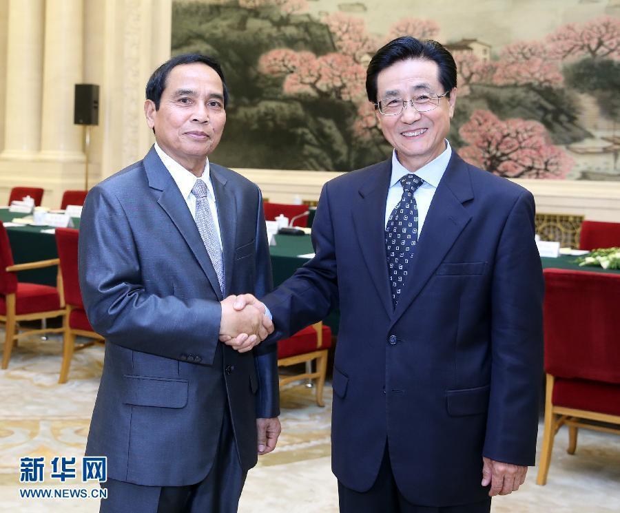 7月7日，中共中央書記處書記、中央紀(jì)委副書記趙洪祝在北京同老撾人民革命黨中央政治局委員、中央紀(jì)委書記、政府副總理本通率領(lǐng)的老撾人民革命黨代表團(tuán)舉行工作會(huì)談。新華社記者 姚大偉 攝 