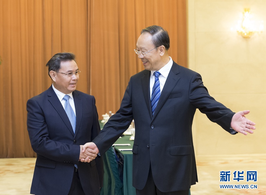 10月12日，中共中央書記處書記、全國政協(xié)副主席杜青林在北京會(huì)見來華訪問并出席“2016中國共產(chǎn)黨與世界對(duì)話會(huì)”的老撾人革黨中央政治局委員、建國陣線中央主席賽頌蓬·豐威漢率領(lǐng)的老撾人革黨代表團(tuán)?！⌒氯A社記者丁海濤攝