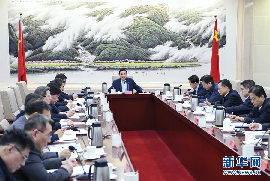 2月24日，中共中央政治局委員、中央書記處書記、中宣部部長劉奇葆出席國家高端智庫理事會擴大會議。 新華社記者 張領 攝