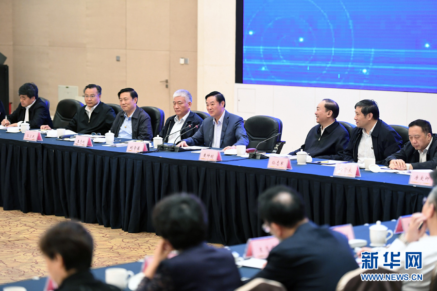 5月11日，中宣部在深圳召開深化文化體制改革座談會。中共中央政治局委員、中央書記處書記、中宣部部長劉奇葆出席會議并講話。 新華社記者張領(lǐng) 攝