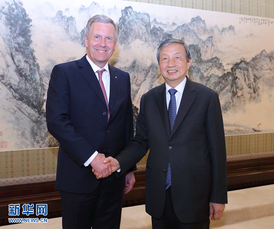 6月13日，國務院副總理馬凱在北京中南海紫光閣會見德國前總統(tǒng)、全球中小企業(yè)聯(lián)盟全球主席武爾夫。 新華社記者 王曄 攝 