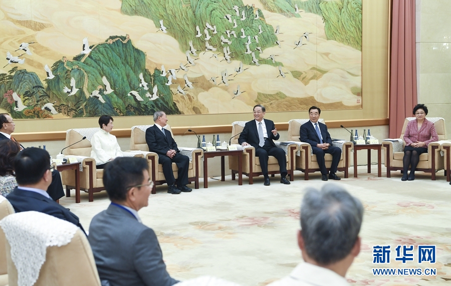 11月7日，全國(guó)政協(xié)主席俞正聲在北京會(huì)見饒穎奇率領(lǐng)的臺(tái)灣民意代表交流參訪團(tuán)。新華社記者張領(lǐng)攝