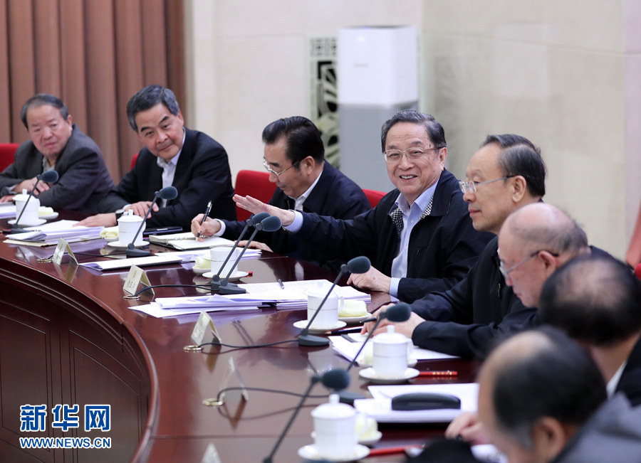 11月16日，全國政協(xié)在北京召開第75次雙周協(xié)商座談會，圍繞“推進糧食定價機制、補貼政策和收儲制度改革”建言獻策。全國政協(xié)主席俞正聲主持會議并講話。新華社記者 鞠鵬 攝