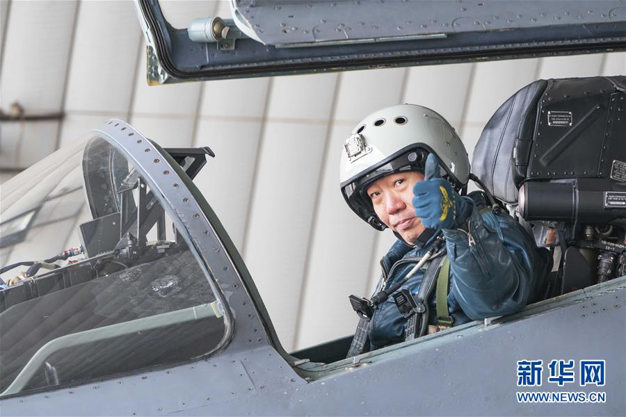 （新華全媒頭條·圖文互動）（4）戰(zhàn)鷹，為祖國奮飛——記空軍航空兵某旅旅長、特級飛行員郝井文