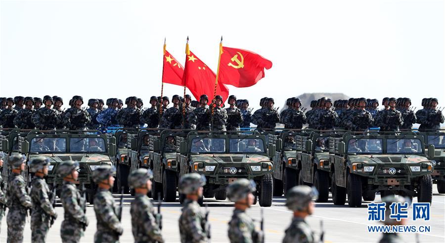 （新華全媒頭條·強(qiáng)軍思想引領(lǐng)新征程·圖文互動(dòng)）（8）那一刻，我們光榮接受檢閱