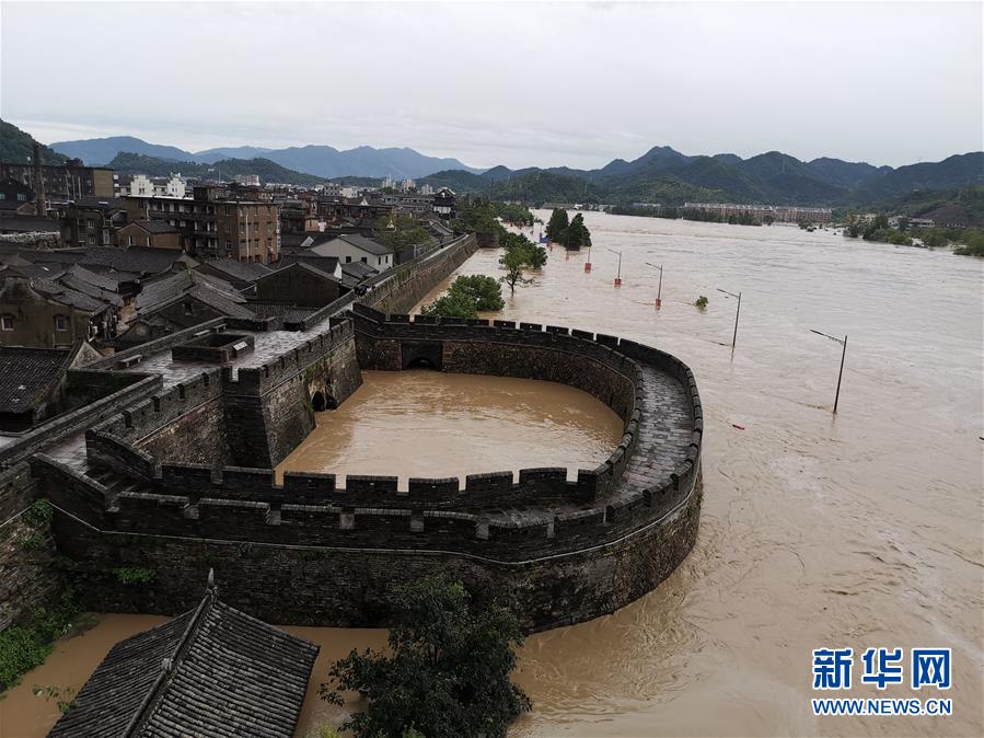 （關(guān)注“利奇馬”·圖文互動）（3）古城洪災(zāi) 八方馳援——洪水災(zāi)害下的浙江臨?，F(xiàn)場目擊