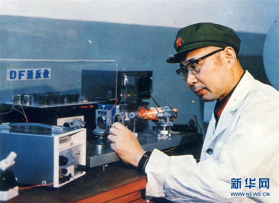 （愛國情 奮斗者·圖文互動(dòng)）（2）永不停轉(zhuǎn)的“陀螺”——追記中國工程院院士、國防科技大學(xué)教授高伯龍