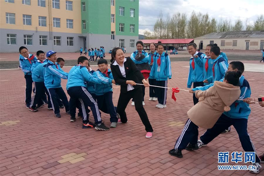 （不忘初心、牢記使命·圖文互動）（3）鄉(xiāng)村教師袁艷敏：點亮山區(qū)孩子的夢