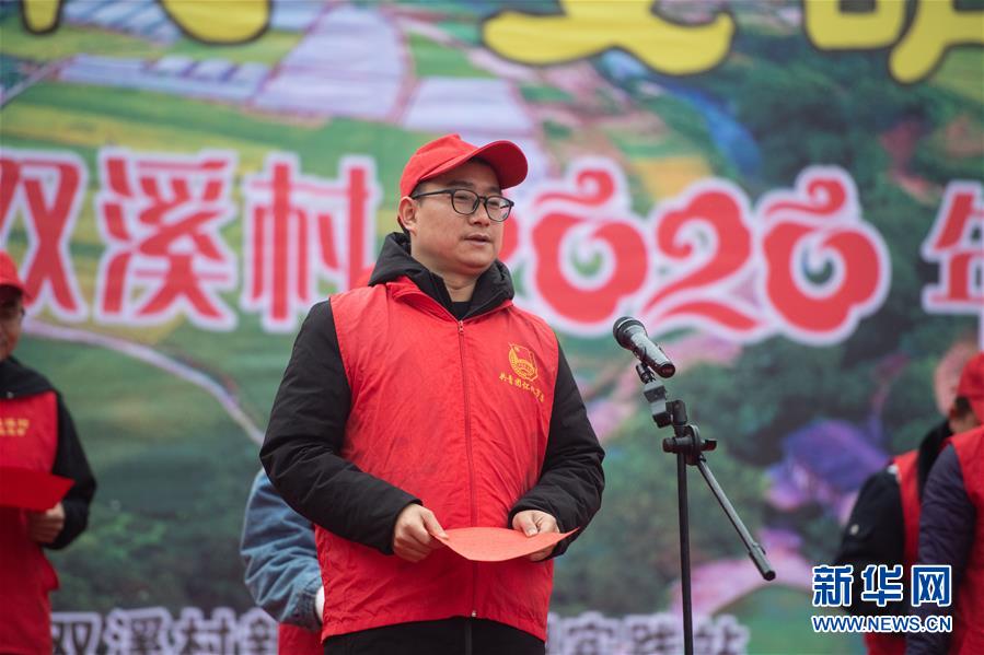 （新春走基層·圖文互動(dòng)）（1）村晚“說唱”唱什么？