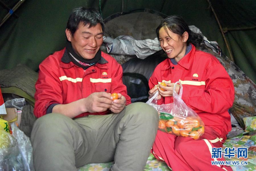 （新春走基層·圖文互動）（7）寒冬里，“沙漠玫瑰”猶自綻放