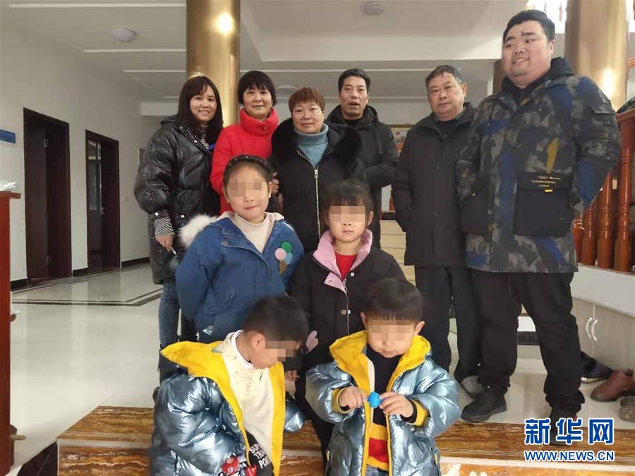 （聚焦疫情防控·圖文互動）（2）從武漢返鄉(xiāng)的一家人：“鄰里情割不斷，自行隔離是義務(wù)”