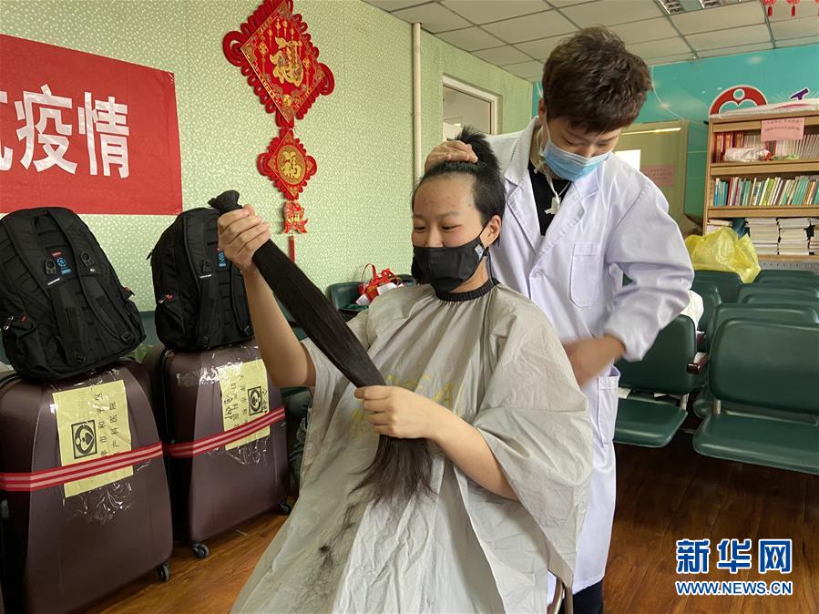 （聚焦疫情防控·圖文互動）（1）沖鋒向前，我們義無反顧——“戰(zhàn)疫”一線醫(yī)護(hù)人員群像