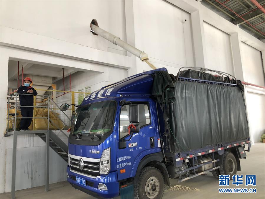 （圖文互動）（5）抓好防疫保暢，還管司機吃飯——廣西欽州保稅港區(qū)服務企業(yè)復工見聞