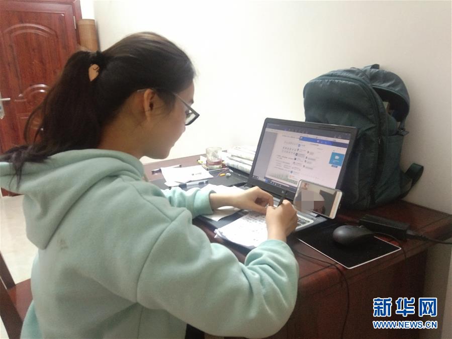 （新華網(wǎng)·圖文互動(dòng)）（2）為“逆行者”后方護(hù)航，這些大學(xué)生的假期不一般