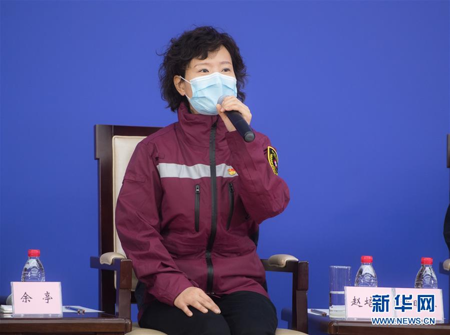（聚焦疫情防控·圖文互動(dòng)）（5）分秒必爭(zhēng)！一切為了治病救人——中國(guó)抗疫生命至上的生動(dòng)實(shí)踐