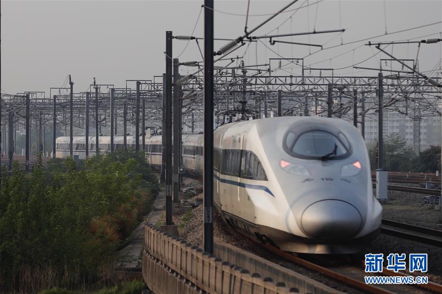 （新華全媒頭條·圖文互動）（1）這個春天，追尋奮斗者的腳步——寫在2020年“五一”國際勞動節(jié)到來之際
