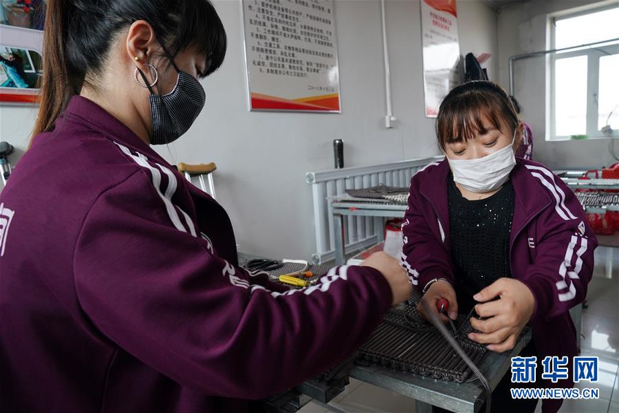 （在習(xí)近平新時代中國特色社會主義思想指引下——新時代新作為新篇章·習(xí)近平總書記關(guān)切事·圖文互動）（1）助你飛翔，擁抱陽光——助力殘疾人脫貧攻堅故事