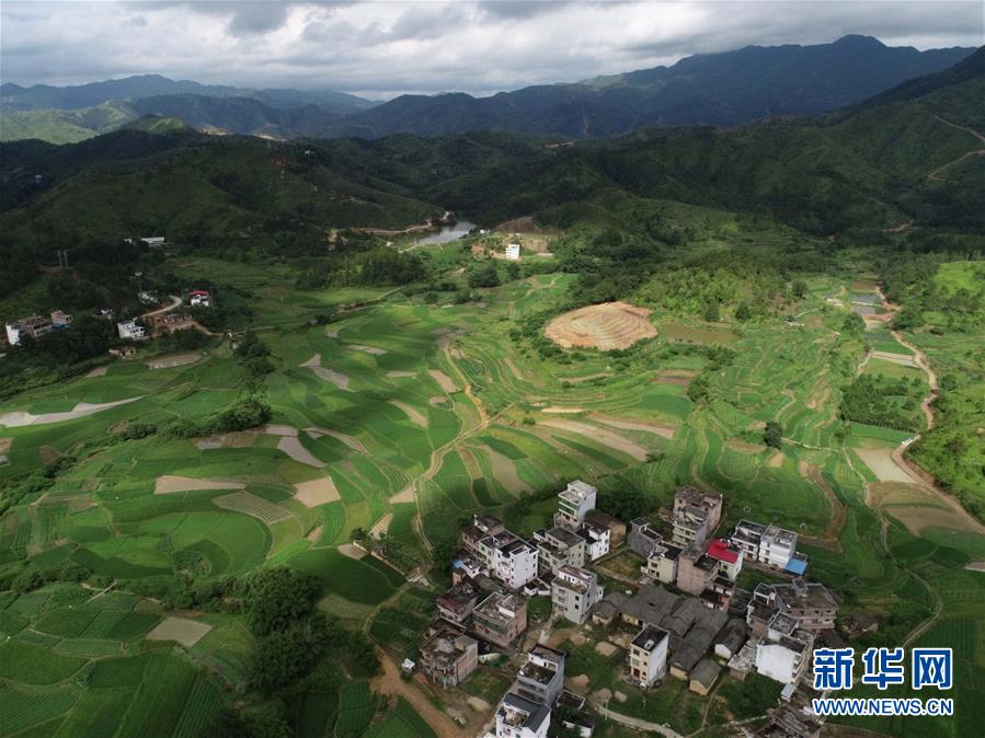（在習(xí)近平新時(shí)代中國(guó)特色社會(huì)主義思想指引下——新時(shí)代新作為新篇章·習(xí)近平總書(shū)記關(guān)切事·圖文互動(dòng)）（4）新生活、新盼頭——脫貧攻堅(jiān)新形勢(shì)速覽