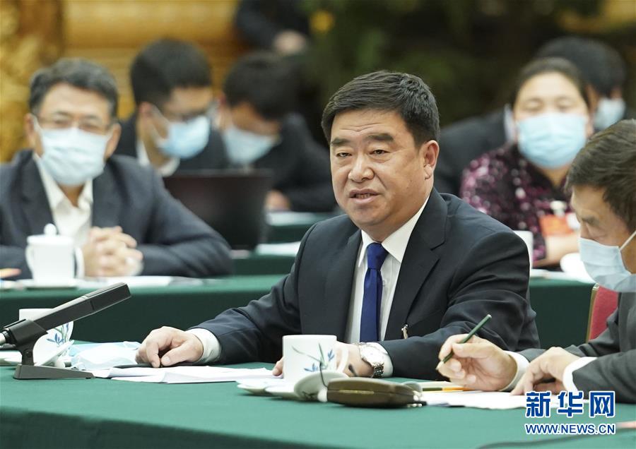 （新華全媒頭條·圖文互動）（6）從人民中汲取磅礴力量——習近平總書記同出席2020年全國兩會人大代表、政協(xié)委員共商國是紀實