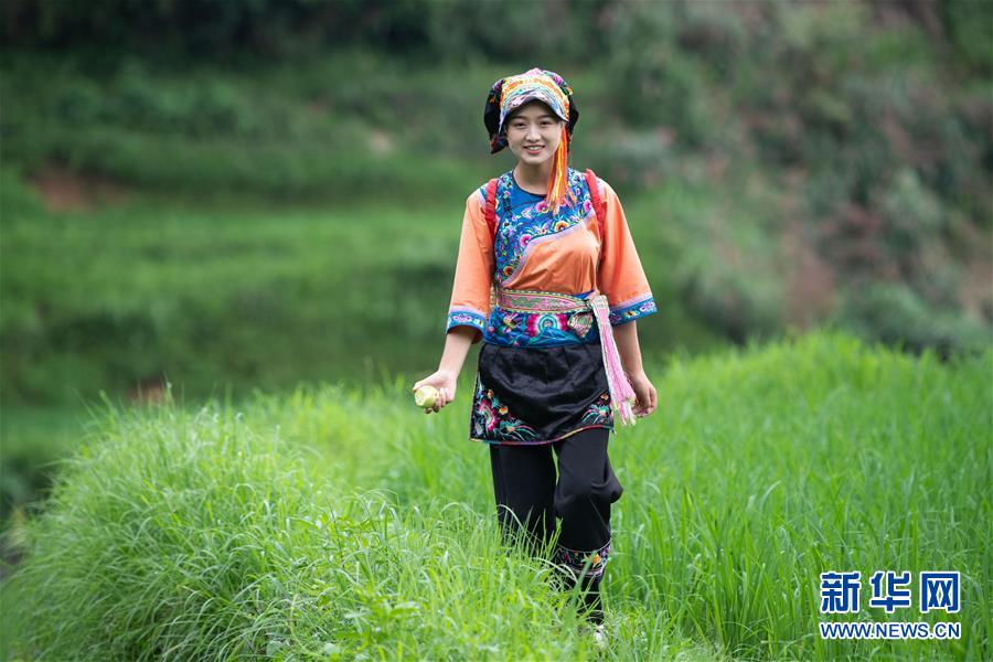 （新華全媒頭條·走向我們的小康生活·圖文互動）（4）那山，那人，那苗寨——十八洞村三代人的奮斗史