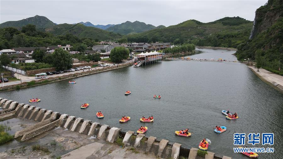 （新華全媒頭條·走向我們的小康生活·圖文互動(dòng)）（3）長(zhǎng)城腳下，小康村串成“珍珠鏈”