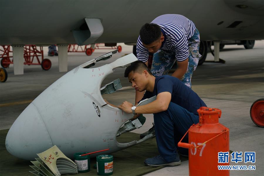 （在習(xí)近平強(qiáng)軍思想指引下·我們?cè)趹?zhàn)位報(bào)告·圖文互動(dòng)）（5）偵天探海 狩獵?？?mdash;—南部戰(zhàn)區(qū)海軍航空兵某師加速轉(zhuǎn)型提升新質(zhì)戰(zhàn)斗力記事