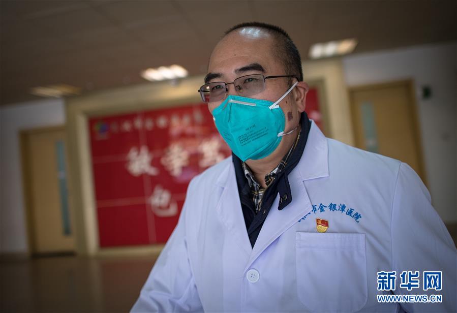 （抗疫先進(jìn)事跡·圖文互動(dòng)）（3）張定宇：疫情“暴風(fēng)眼”里，“漸凍”之軀與時(shí)間賽跑