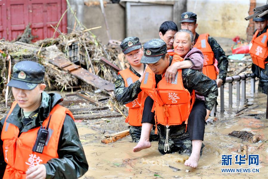 （新華全媒頭條·圖文互動）（5）沿著中國特色強(qiáng)軍之路闊步前進(jìn)——黨中央、中央軍委領(lǐng)導(dǎo)推進(jìn)國防和軍隊建設(shè)70年紀(jì)實(shí)