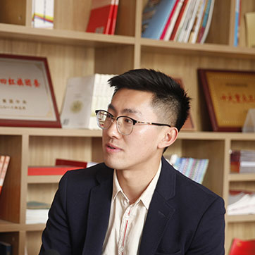 【青春的故事】“鋼鐵人”是怎樣煉成的？