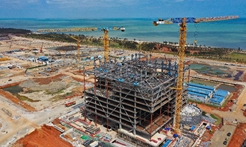 在?？诮瓥|新區(qū)感受海南自貿(mào)港建設(shè)浪潮