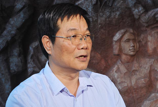 我們把黨的政治優(yōu)勢(shì)和現(xiàn)代企業(yè)制度優(yōu)勢(shì)結(jié)合起來(lái)，建立完善決策、執(zhí)行、監(jiān)督三個(gè)體系。