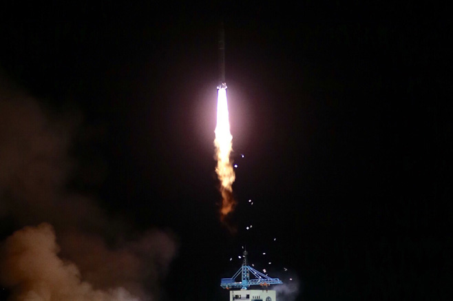4月6日，搭載實踐十號衛(wèi)星的長征二號丁運載火箭升空。