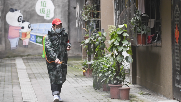 辛識(shí)平：致敬！按下“快進(jìn)鍵”的平凡英雄