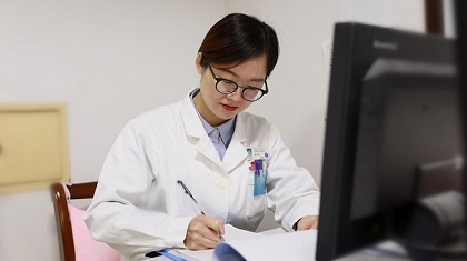 有才！這位女醫(yī)生自創(chuàng)說唱視頻，讓科普更“接地氣”