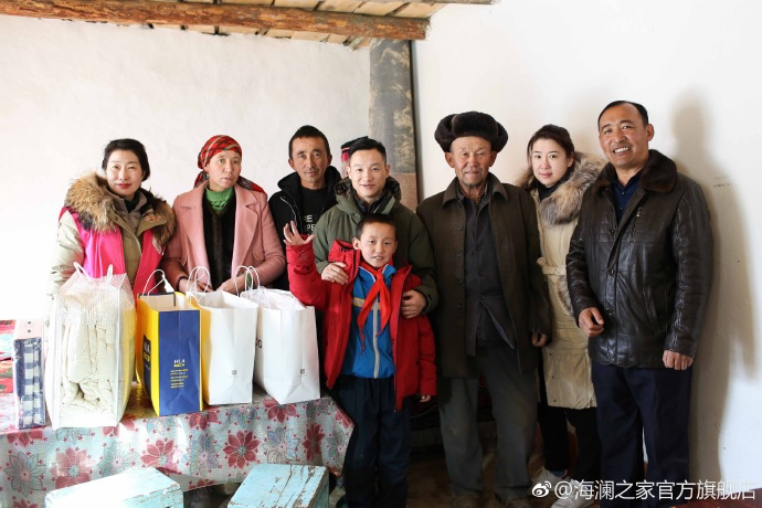 奧運冠軍體操名將楊威把溫暖帶到北疆小朋友們的家中，把體育精神與奮斗的信念，傳遞到所有北疆孩子們的心中。