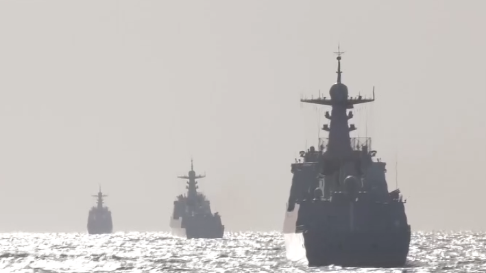北部戰(zhàn)區(qū)海軍某艦艇訓(xùn)練中心：聚焦實戰(zhàn)！8艘新型艦艇連續(xù)多天開展海上訓(xùn)練
