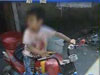 司機(jī)太??！3歲幼童駕"車"上路找媽媽