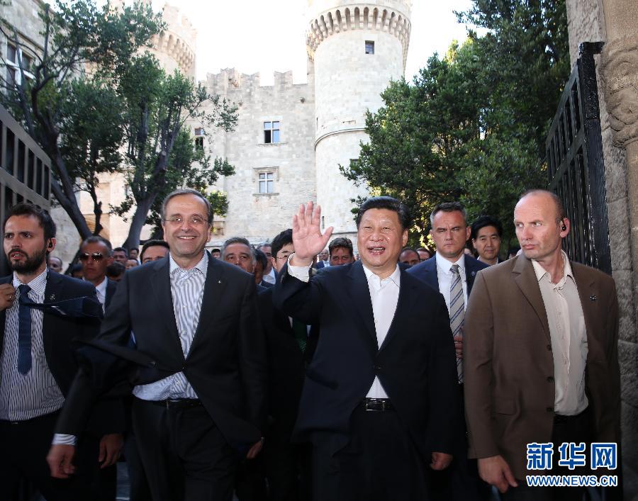7月13日，國家主席習(xí)近平在希臘羅德島會(huì)見希臘總理薩馬拉斯。 新華社記者蘭紅光攝 