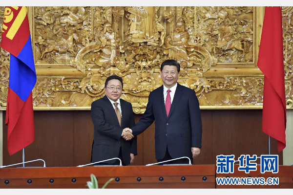 8月21日，國(guó)家主席習(xí)近平在烏蘭巴托同蒙古國(guó)總統(tǒng)額勒貝格道爾吉舉行會(huì)談。 新華社記者 李濤 攝 