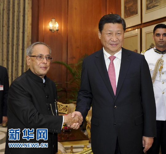 9月18日，國(guó)家主席習(xí)近平在新德里會(huì)見(jiàn)印度總統(tǒng)慕克吉。 新華社記者張鐸 攝 