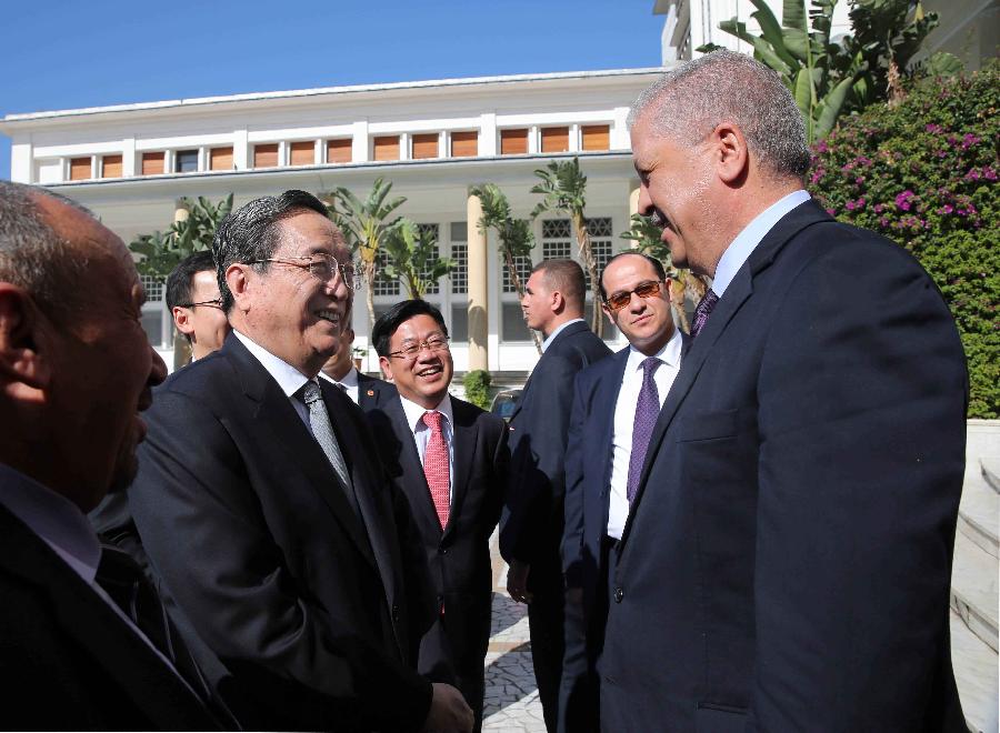 11月2日，正在阿爾及利亞進(jìn)行正式友好訪問的全國(guó)政協(xié)主席俞正聲在阿爾及爾會(huì)見阿總理塞拉勒。 新華社記者劉衛(wèi)兵攝