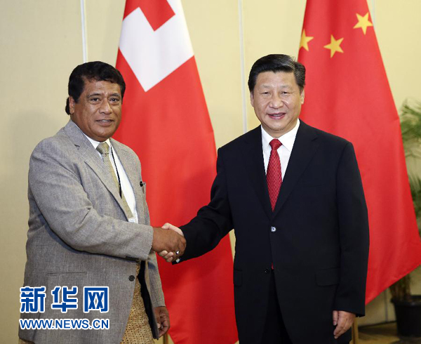 11月22日，國家主席習(xí)近平在斐濟(jì)楠迪會見湯加首相圖伊瓦卡諾。新華社記者丁林?jǐn)z 